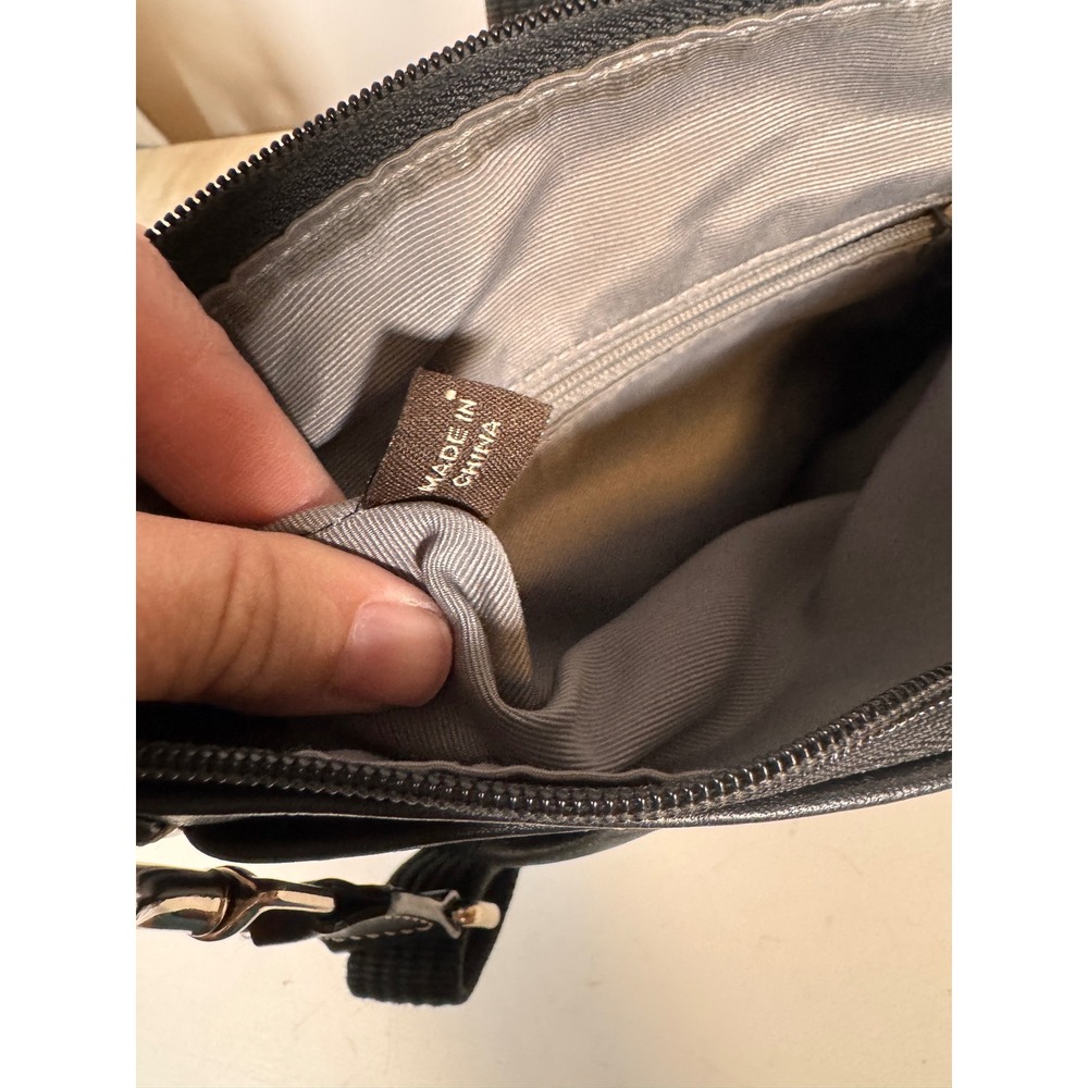 Coach Soho Black Leather Crossbody Bag Pleated Front Contrast Stitching - Picture 6 of 7